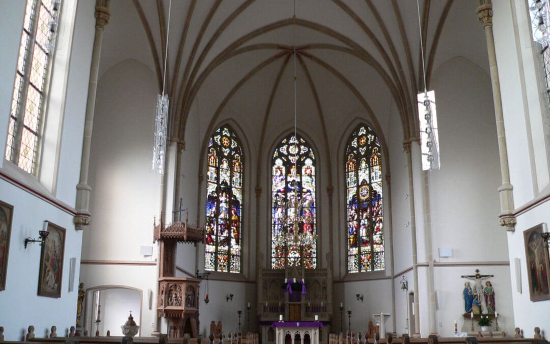 2008 Renovierung nach Umbauarbeiten in der kath. Kirche in Elsten